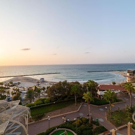 Beachfront Apartment With Breathtaking Sea View Нетания Экстерьер фото