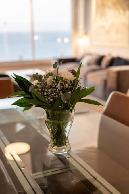 Beachfront Apartment With Breathtaking Sea View Нетания Экстерьер фото